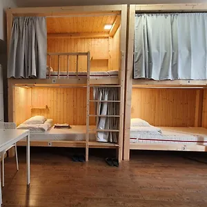 7Brunnen Hostel Beds & Rooms ホステル